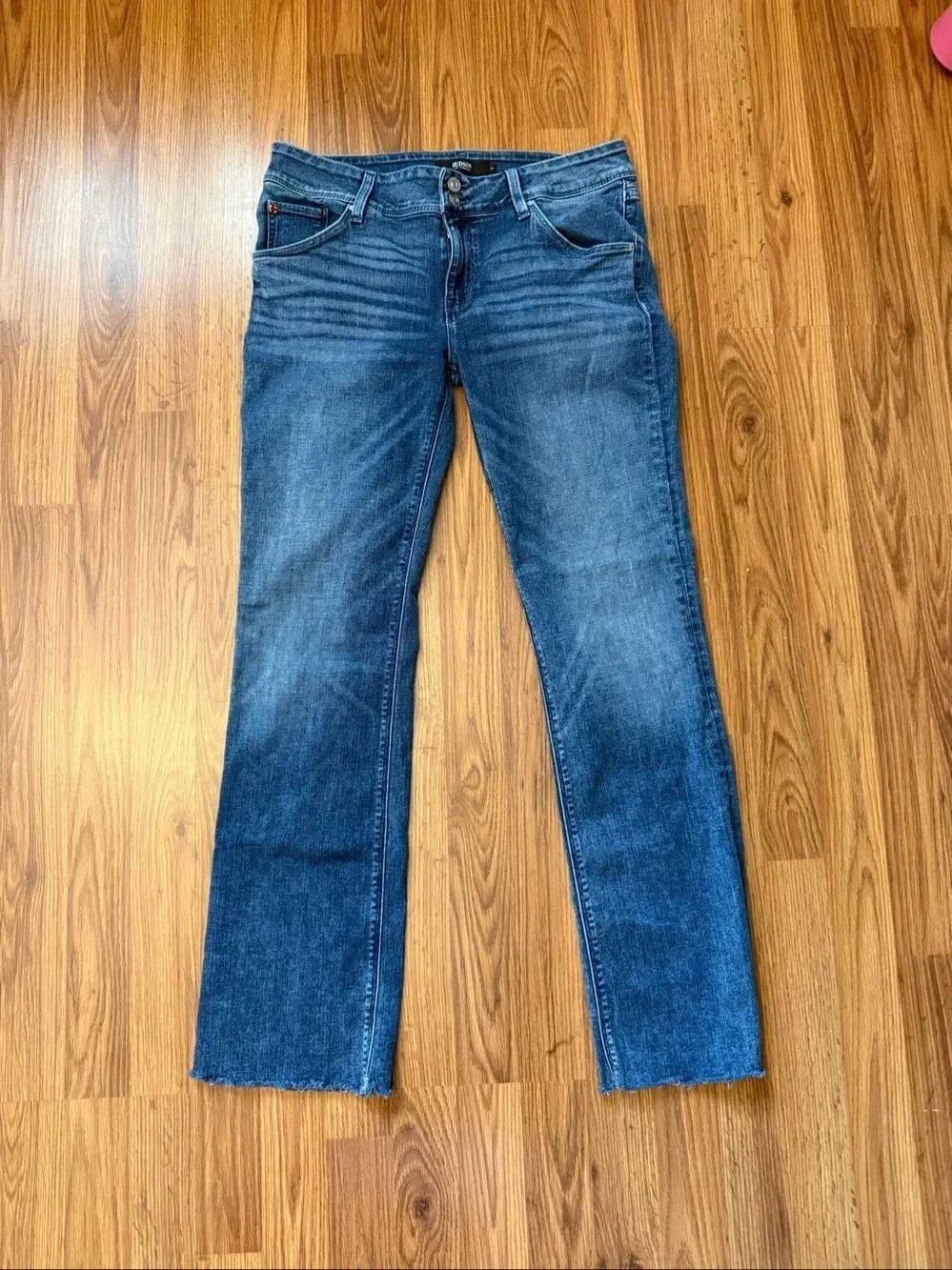 Hudson Women's Beth Mid Rise Raw Hem Flap Pockets Baby Bootcut Jeans Blue Sz 31